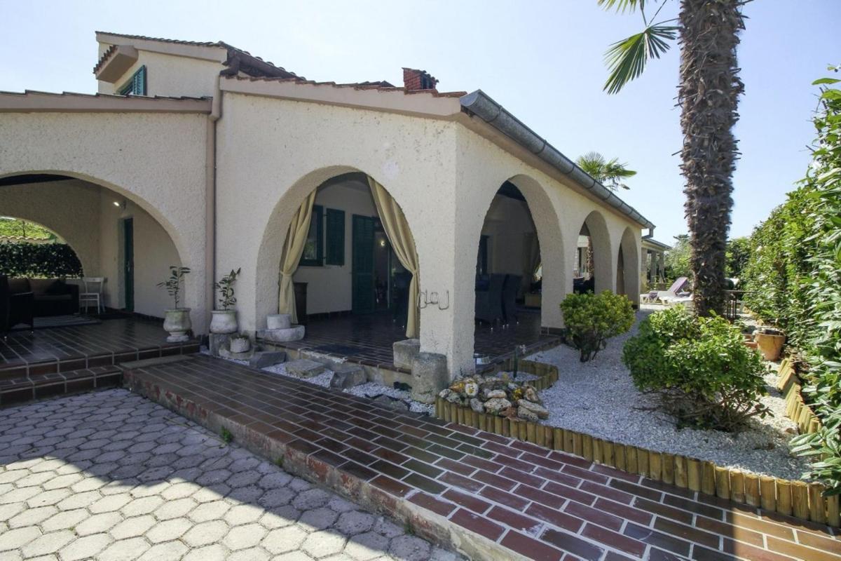 Casa Parenzana In Porec - Haus Fuer 7-9 Personen ภายนอก รูปภาพ